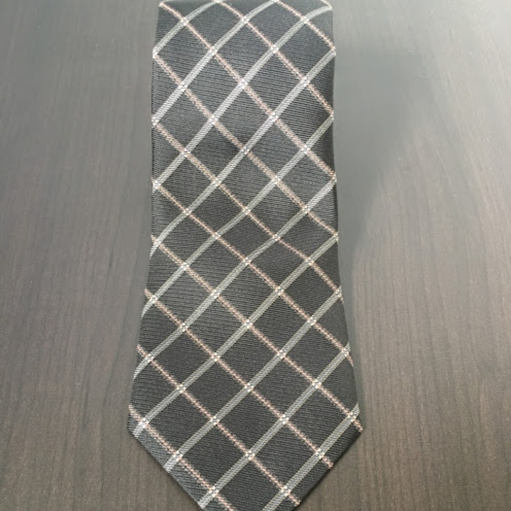Hermes-Paris 100% Silk Tie 59" lenght 3 1/2 wide